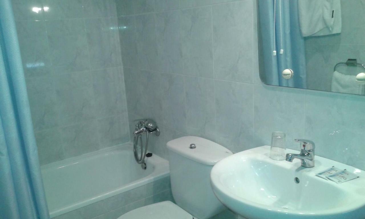 Hostal Avila Оканья Экстерьер фото