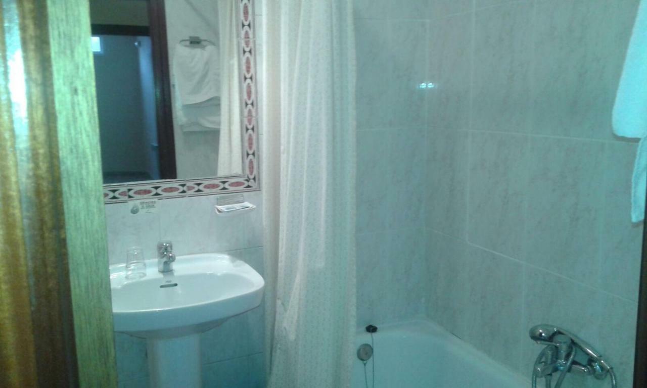 Hostal Avila Оканья Экстерьер фото