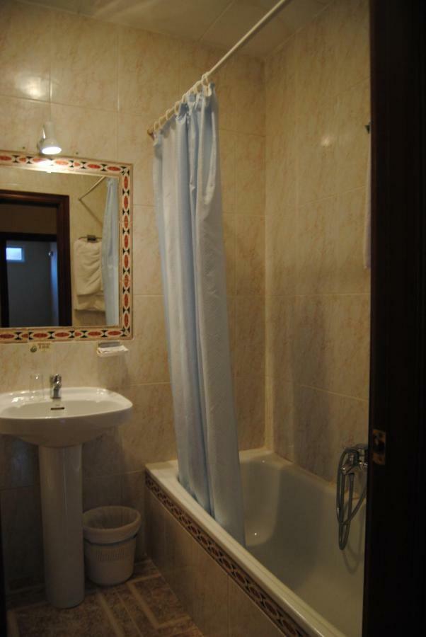 Hostal Avila Оканья Экстерьер фото