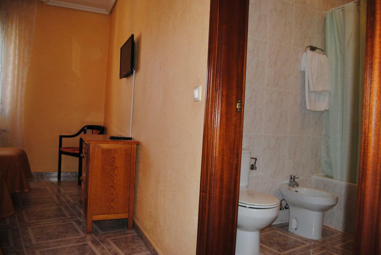 Hostal Avila Оканья Экстерьер фото
