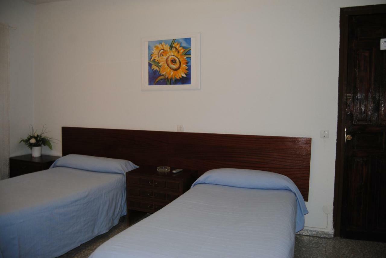 Hostal Avila Оканья Экстерьер фото