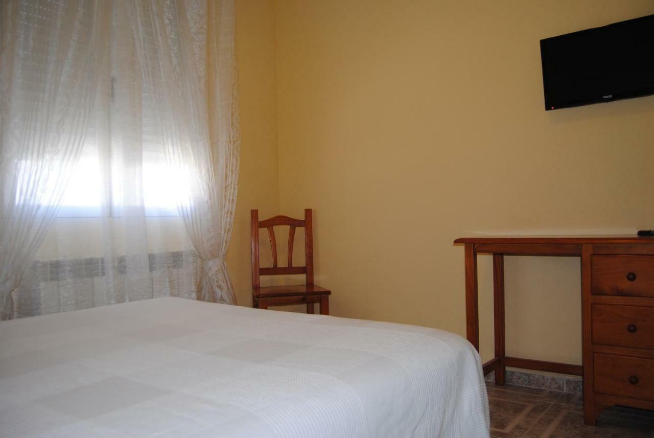 Hostal Avila Оканья Экстерьер фото