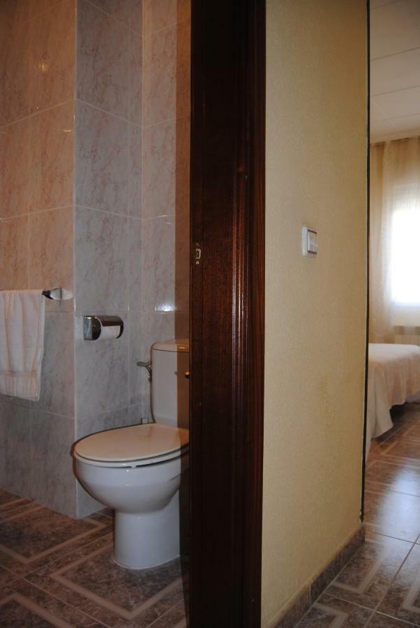 Hostal Avila Оканья Экстерьер фото