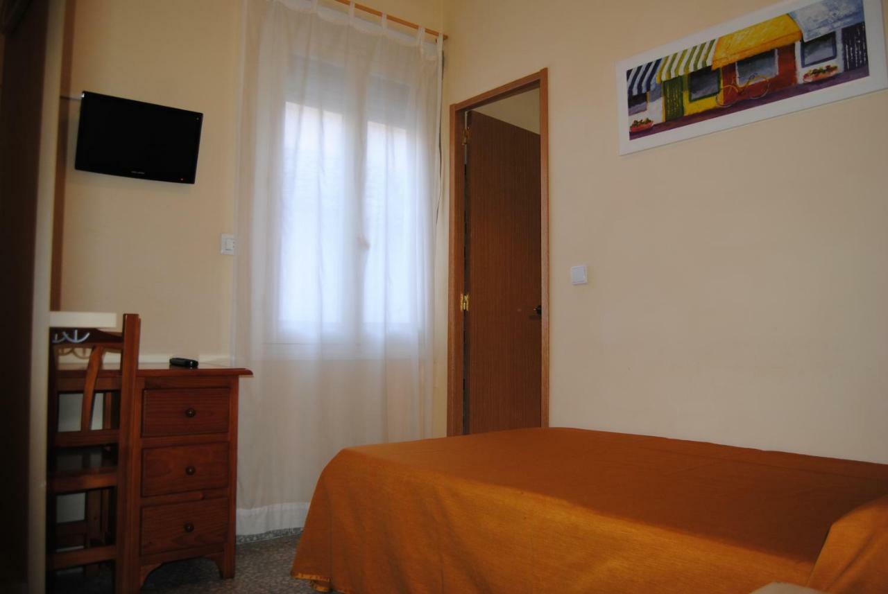Hostal Avila Оканья Экстерьер фото