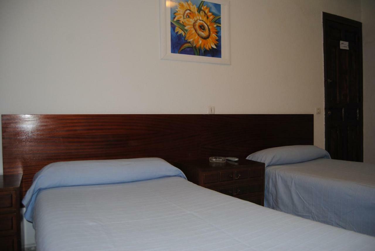 Hostal Avila Оканья Экстерьер фото
