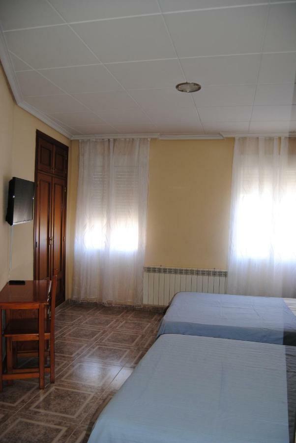 Hostal Avila Оканья Экстерьер фото