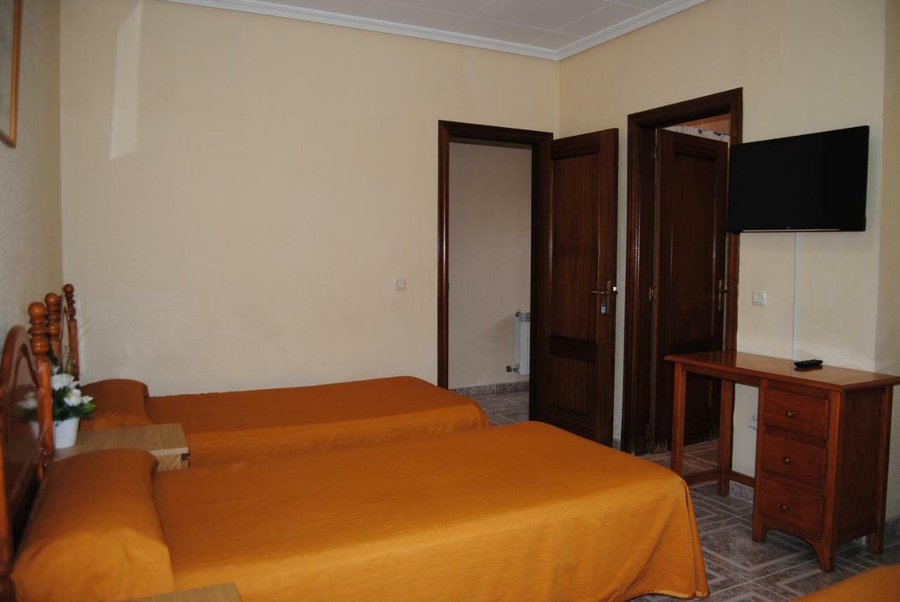 Hostal Avila Оканья Экстерьер фото