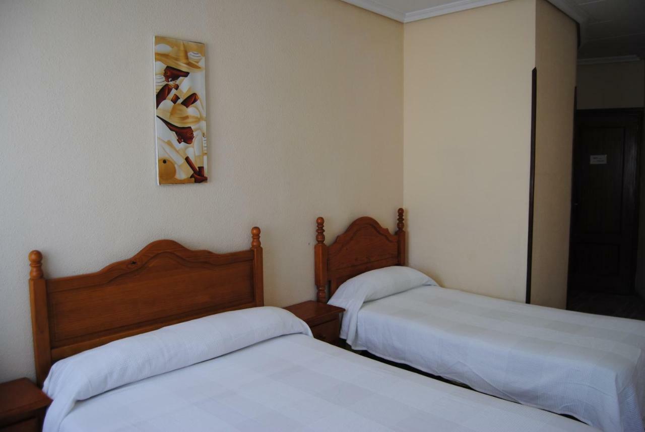 Hostal Avila Оканья Экстерьер фото