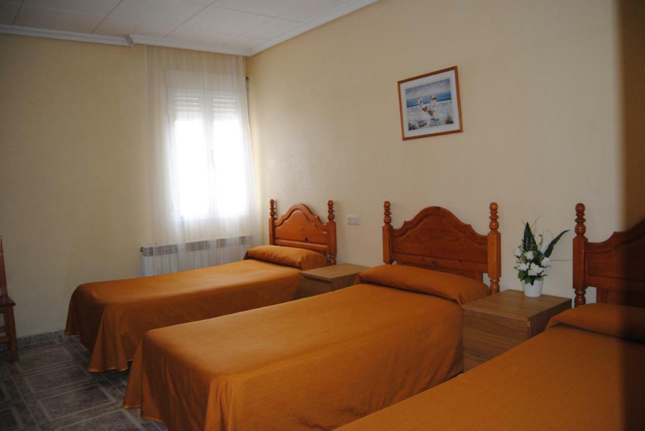 Hostal Avila Оканья Экстерьер фото